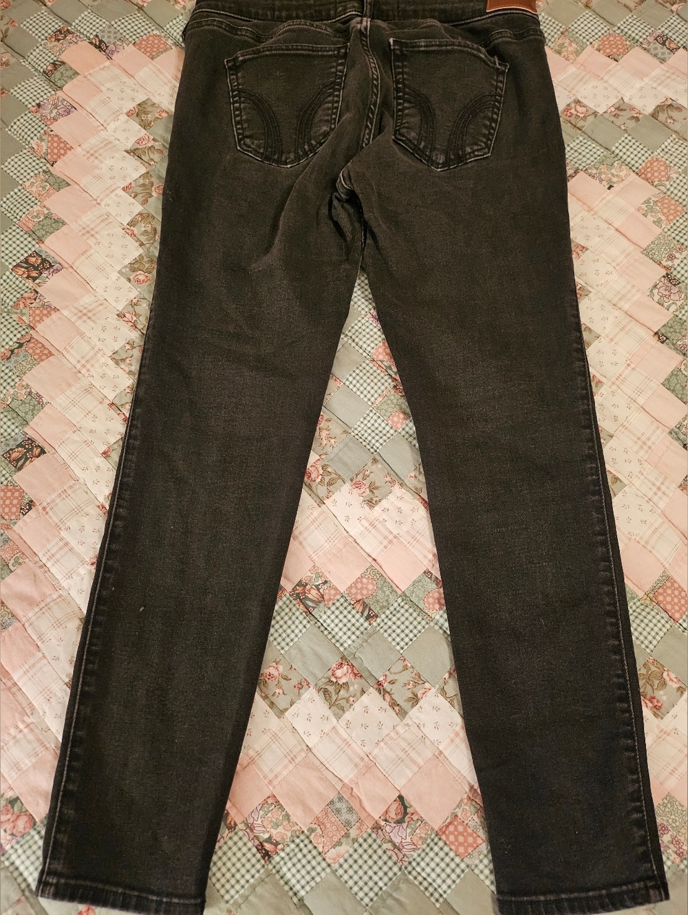 Hollister- Low Rise Super Skinny Crop Jeans - Floral Embrodery Size 11 R - Picture 7 of 10